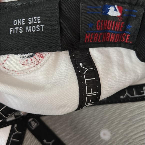 NWOT - Mens New York Yankees Bronx MLB BASEBALL Adjustable Cap New Era - Picture 9 of 10